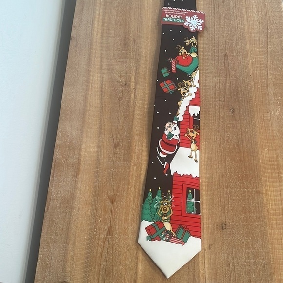 𝅺hallmark Holiday Traditions tie NWT - Picture 1 of 5
